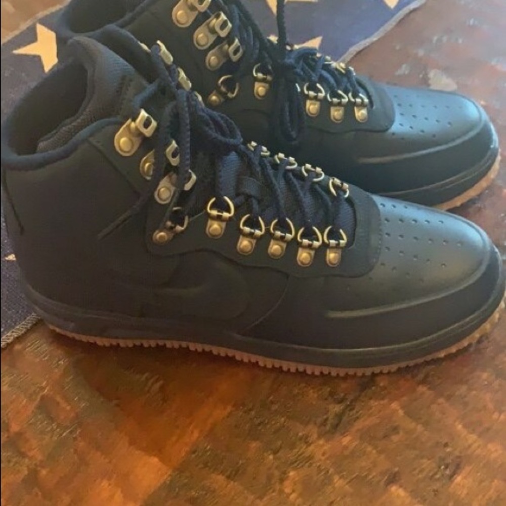 Nike Force Duckboot Mens 8 or women’s 9.5